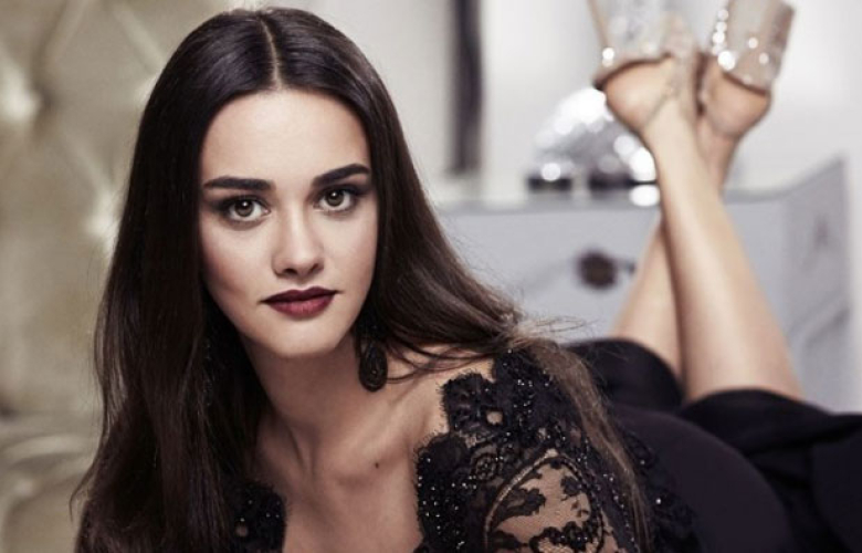 Hande Soral eylülde ekranda!