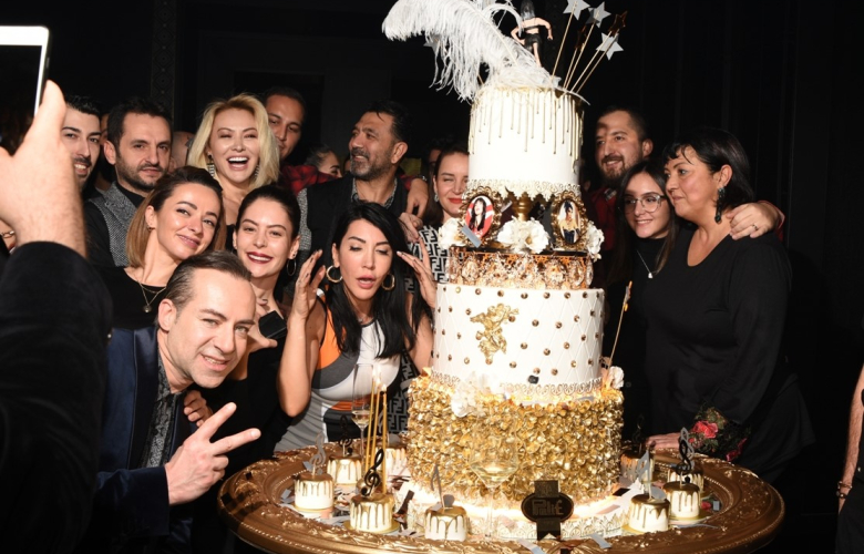 Hande Yener&#039;den yeni yaş kutlaması 