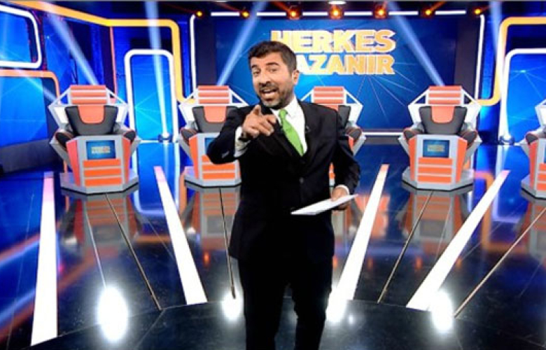 Show TV'de yayınlanan program, canlı yayın esnasında yayından kaldırıldı...