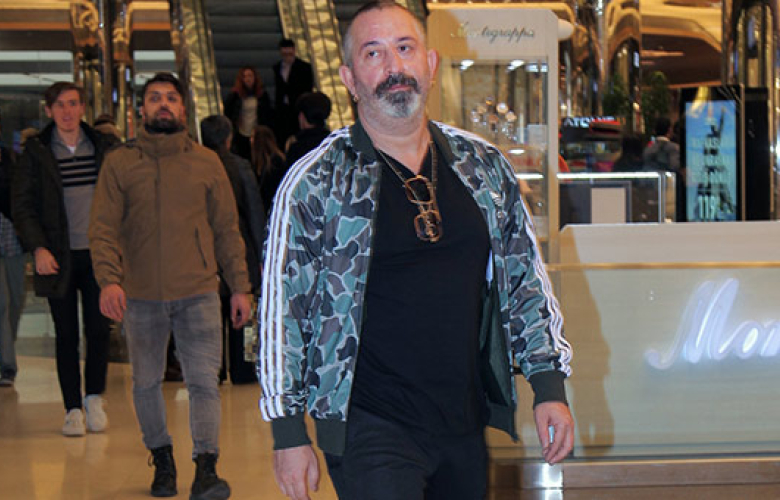 Cem Yılmaz herkesle tek tek fotoğrafı çektirdi