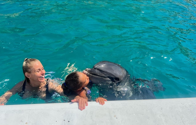 Niran Ünsal'dan Çocuklarına Sürpriz Karne Hediyesi