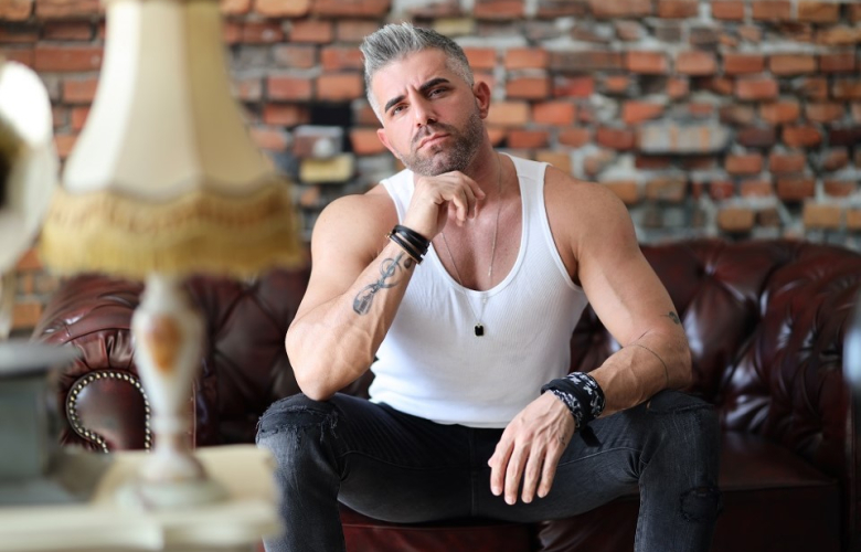 Mustafa Yılmaz’dan “Gülü Soldurmam”a Hollywood tadında Klip