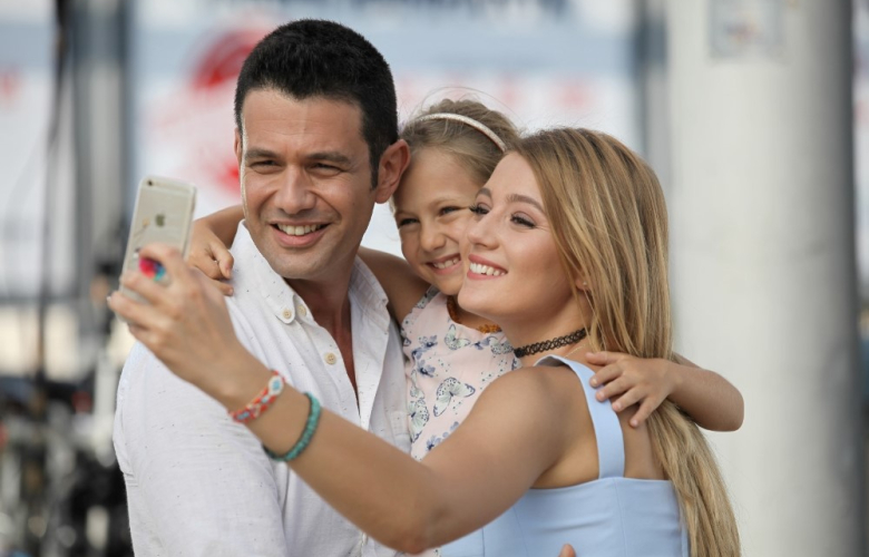 Keremcem ve Gizem Karaca birlikte kamera karşısında, aynı projede buluştular.