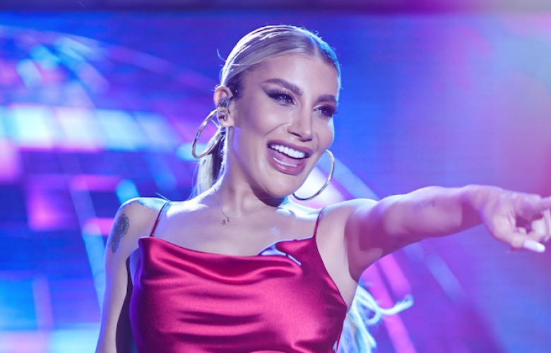 İrem Derici 30 Ağustos Zafer Bayramı konserinde Adaşına Umut Oldu!