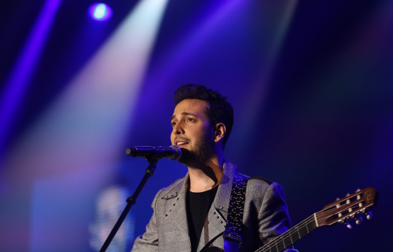 Sürpriz konuklarıyla Oğuzhan Koç, Bostancı’da ilk sınavını verdi!