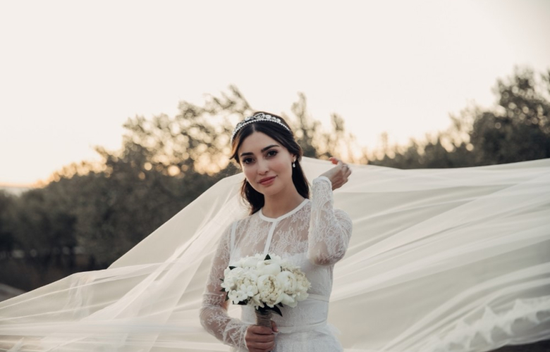 Melike İpek Yalova ile yapımcı Altuğ Gültan evlendi