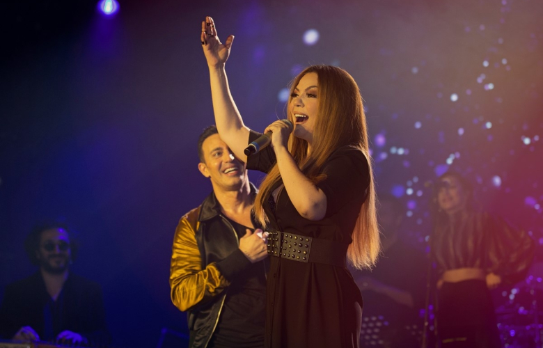 Mustafa Sandal'dan İzel'e "Jest"