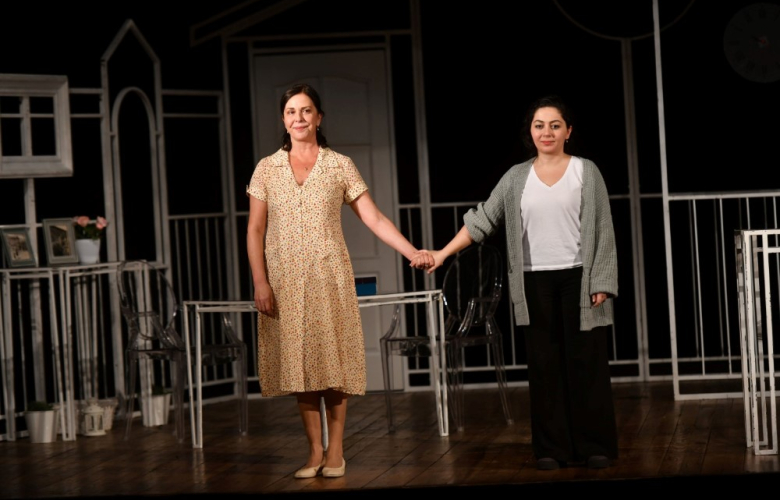 TİYATRO Lale Mansur&#039;dan &quot;İyi Geceler Anne&quot;