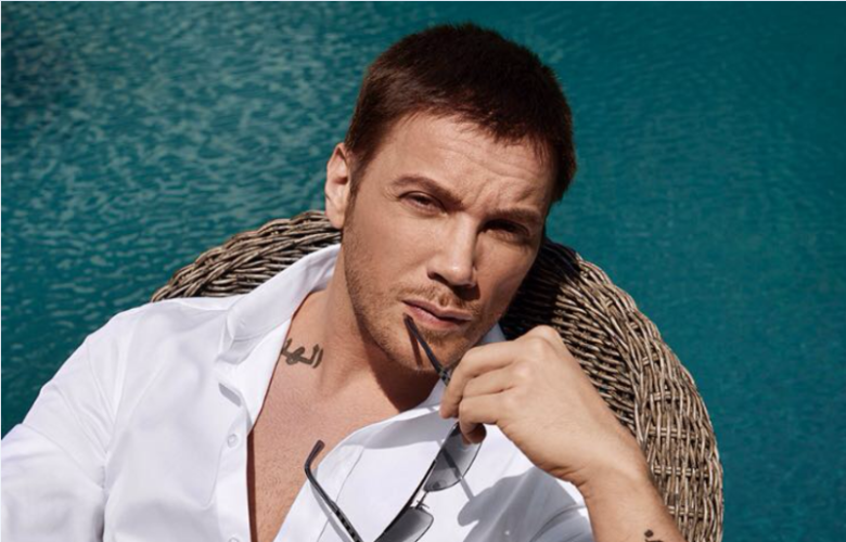 Sinan Akçıl: "İlişkilerimde yaşattığım acılardan beslenirim"