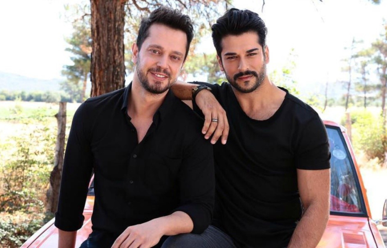 Burak Özçivit&#039;ten flaş hamle! Bütün fotoğrafları sildi!