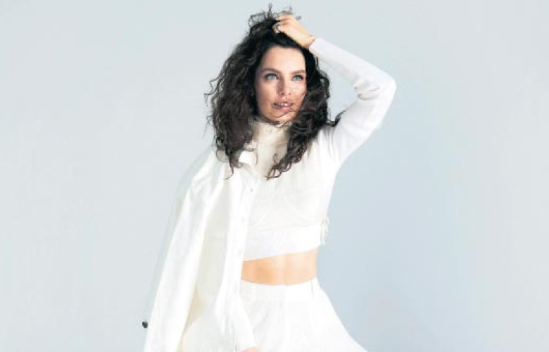 Nil Karaibrahimgil, kızlar ordusuyla sahnede olacak!