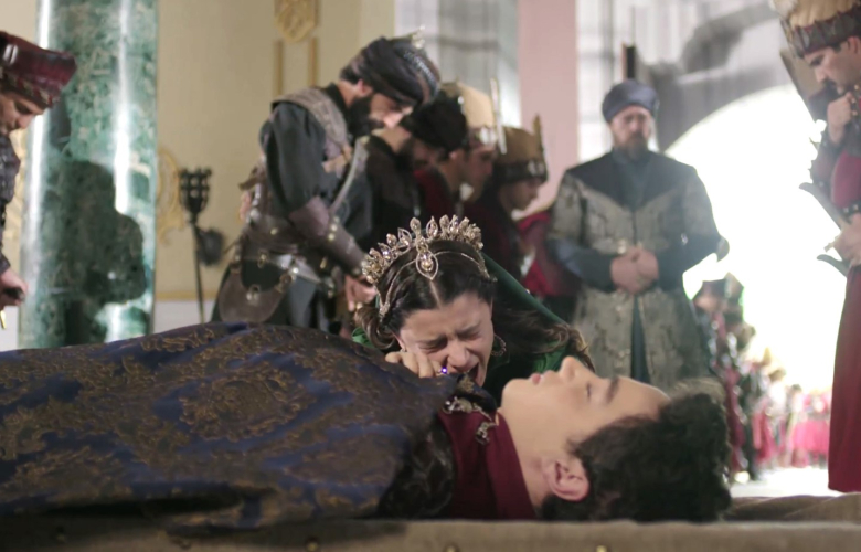 Beren Saat Kösem Sultan