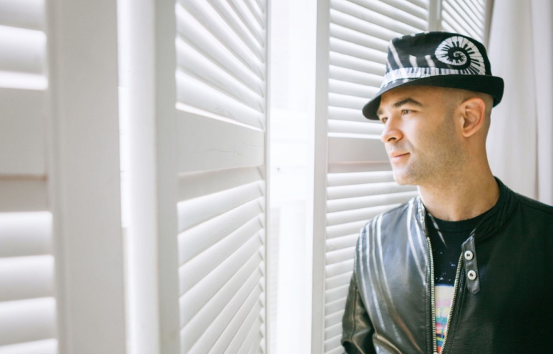 MURAT EVGİN’İN ALBÜMÜ 3 KITADA YAYINDA