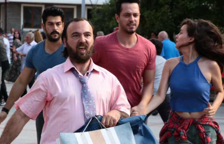 Burak Özçivit ve Murat Boz geldi, çarşı karıştı!