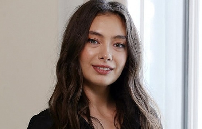 NESLİHAN ATAGÜL İnstagram'da dergi çıkarıyor