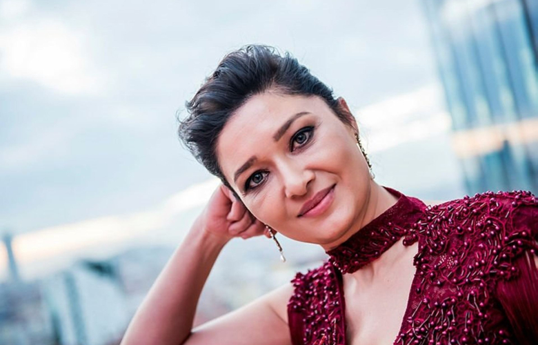 Bambaşka Nurgül! Nurgül Yeşilçay, Alper Kul ile başrolünü paylaştığı "Mahalleden Arkadaşlar"da yeni tipiyle şaşırtacak!
