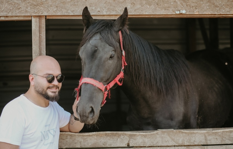 Yük Hayvanlarını Korum ve Kurtarma Derneği kurucusu Okan Oflaz'dan Youtube kanalı