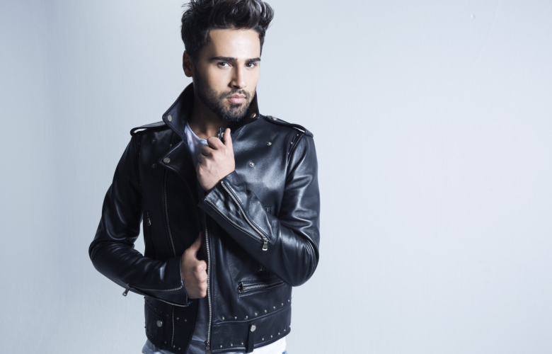 O Ses Türkiye'den Ömer ilk şarkısıyla Demet Akalın destekli