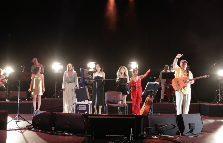 Bülent Ortaçgil "Kadın Sesi Değmiş Şarkılar" ile Harbiye’de