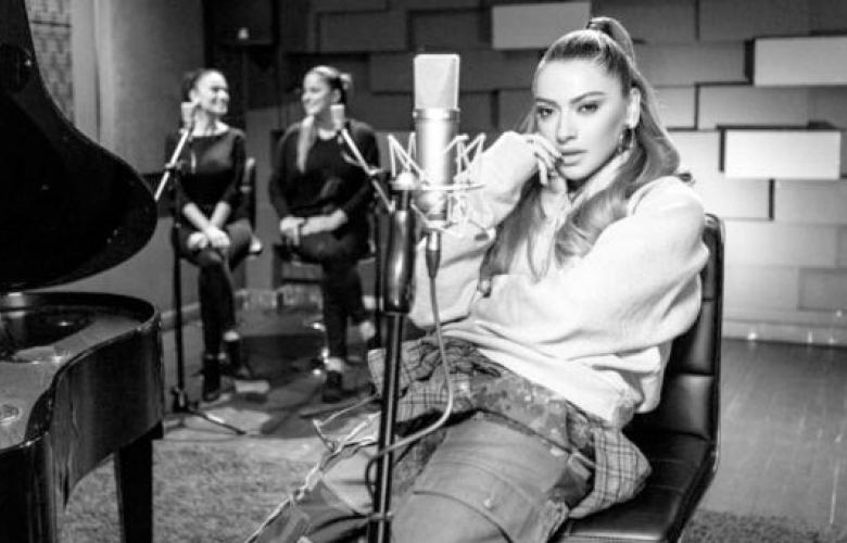 RTÜK&#039;ün cezasından sonra Hadise&#039;den sıfır dekolteli klip!