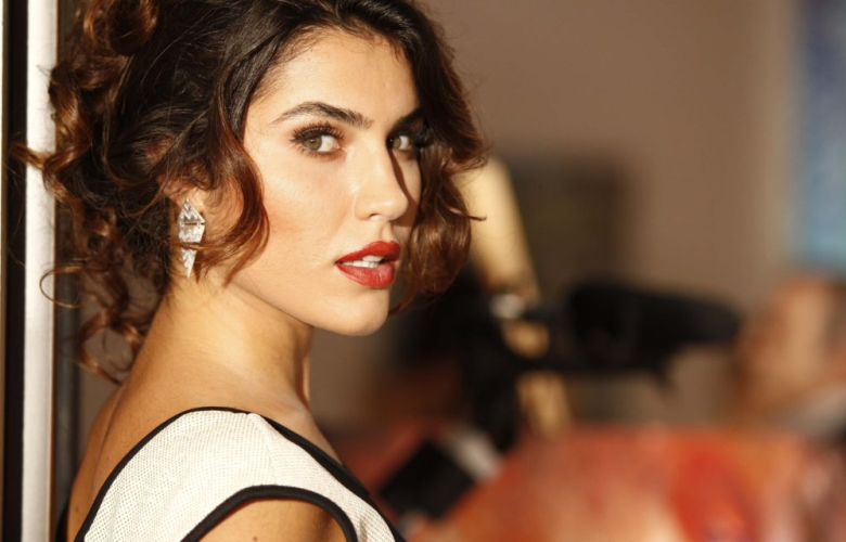 Serenay Aktaş kapalı gişe!