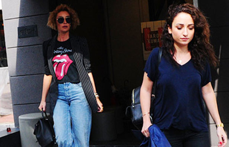 Sıla eşofmanla girdi, pantolonla çıktı