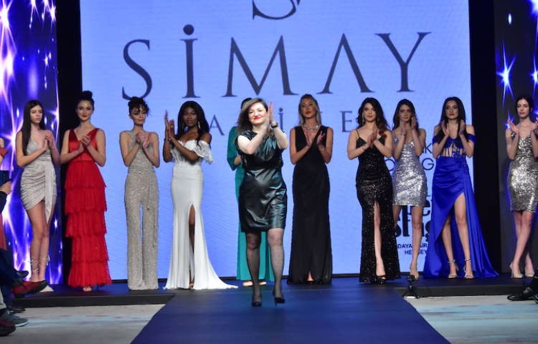 Open Stage ilkbahar yaz moda günleri  Cemil İpekçi ile final yapacak.