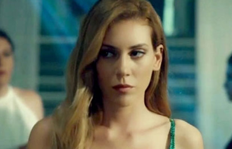 Sinem Kobal'a kötü haber!