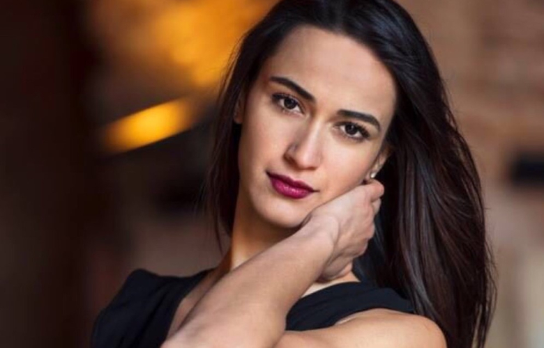 Güzellik kraliçesi kalp krizi geçirdi! 