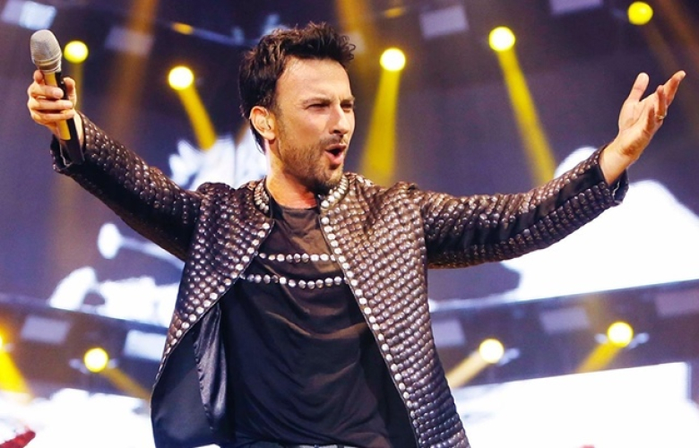 Tarkan'dan Meksika dalgası!
