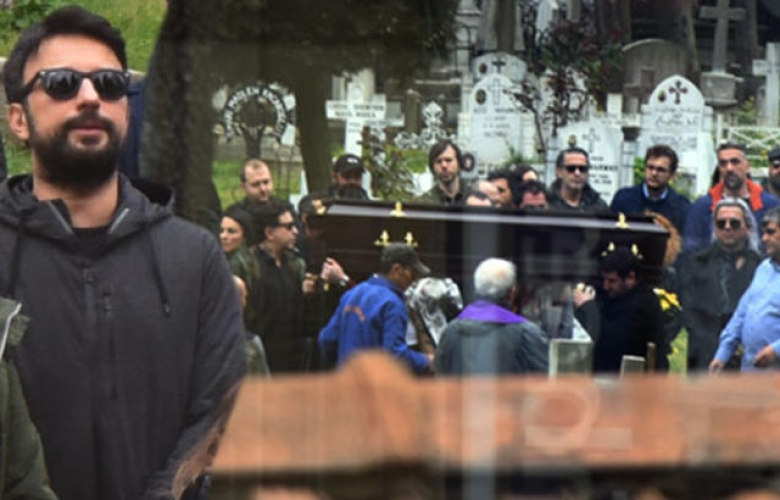 Tarkan'dan Ali Baba'ya büyük vefa! Son ana kadar kabristandan ayrılmadı