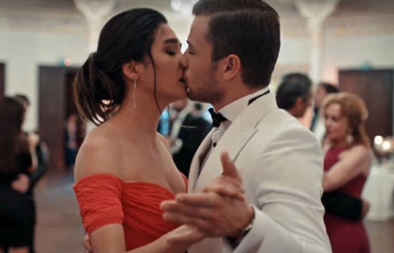 Tolga Sarıtaş ile Aybüke Pusat aşk mı yaşıyor?