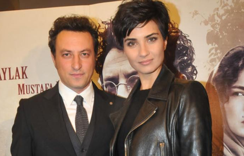 Onur Saylak ile Tuba Büyüküstün cephesinden sevindiren gelişme!