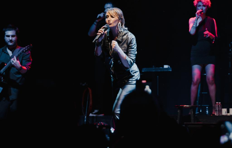 Toronto Massey Hall'de Sıla rüzgarı esti