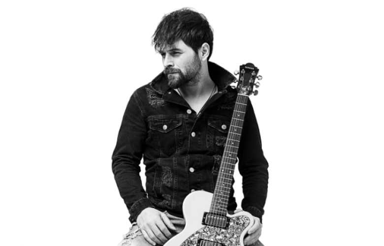 Yankı Alper, “Ya Siyah Ya Beyaz” isimli yepyeni şarkısıyla geliyor!