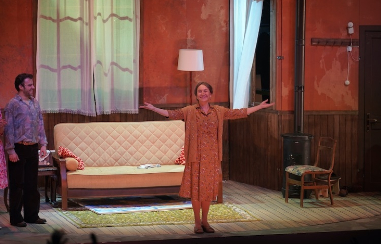 Demet Akbağ'lı Aydınlıkevler prömiyer yaptı