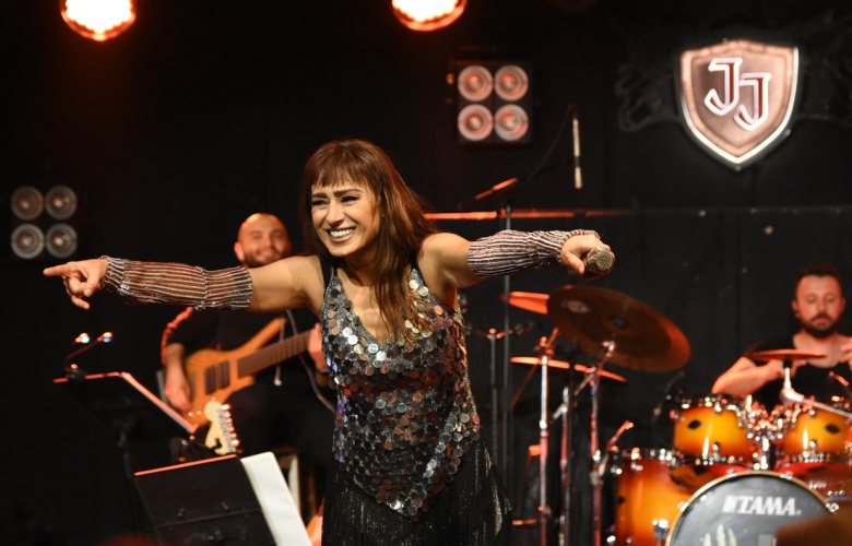 Yıldız Tilbe "Alkollü araç kullanmayın"