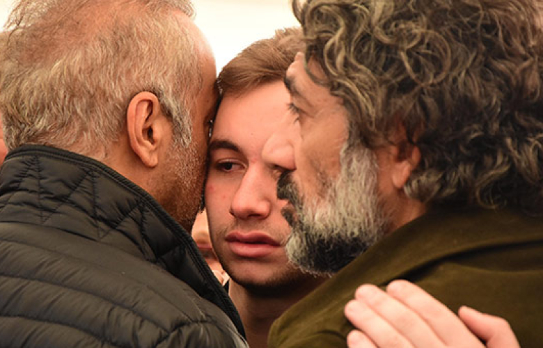 Yılmaz Erdoğan, Zafer Çika'yı unutmadı!