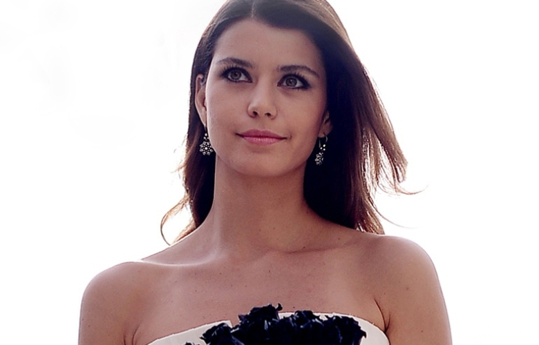 İşte Beren Saat'in yeni dizisi!