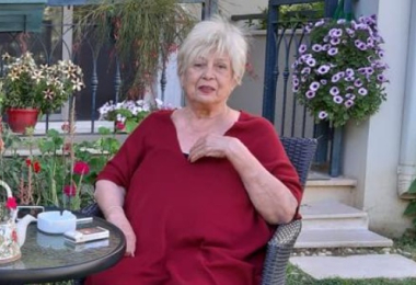 Tülay Özer'den acı haber